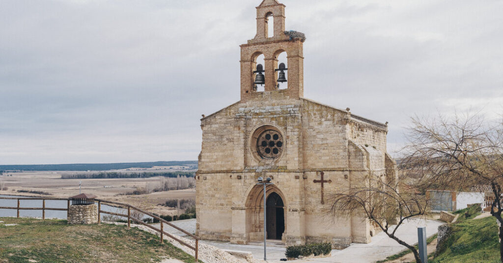 A Spanish Mystery: Is a ‘Masked Restorer’ to Blame for a Church’s Botched Repair?