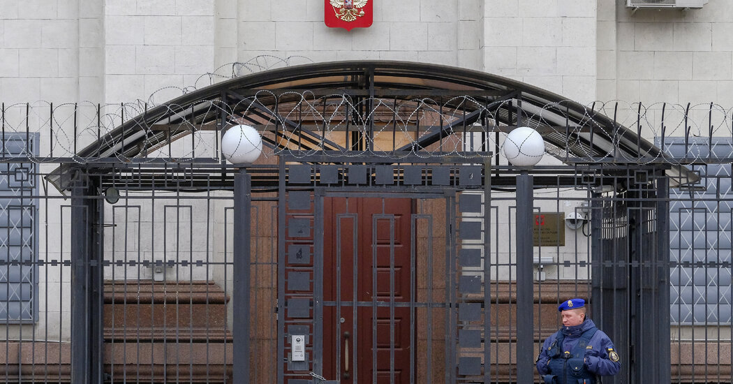 Russia Thins Out Its Embassy in Ukraine, a Possible Clue to Putin’s Next Move Russia Thins Out Its Embassy in Ukraine, a Possible Clue to Putin’s Next Move