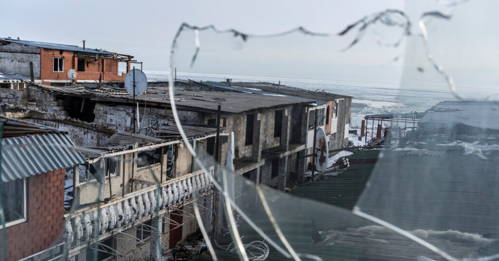 Life Under the Specter of War: Images From Ukraine