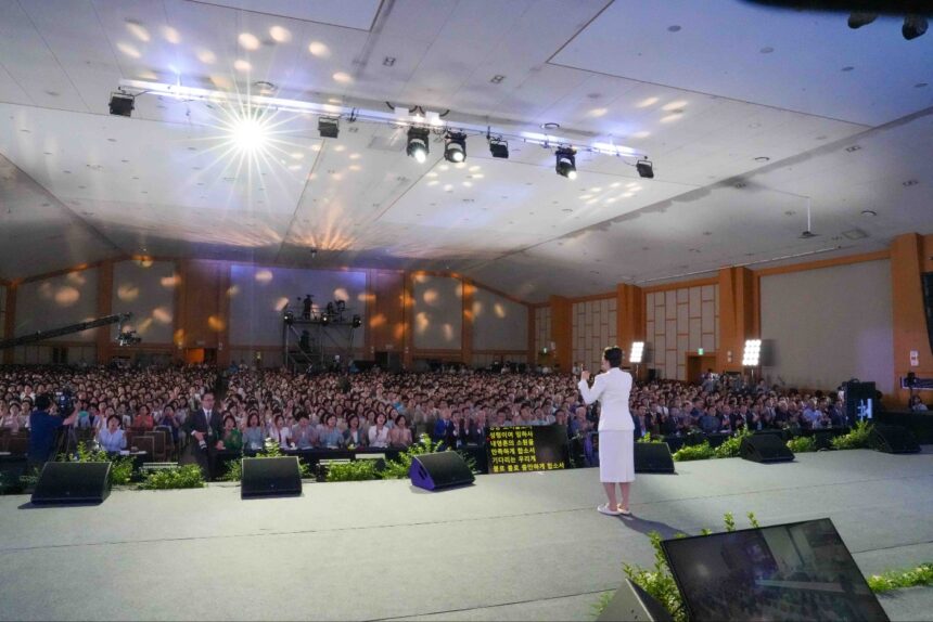 Pastor Soojin Lee’s Manmin Church Draws Deaf Believers to Summer Retreat, With Testimonies of Healing Pastor Soojin Lee’s Manmin Church Draws Deaf Believers to Summer Retreat, With Testimonies of Healing